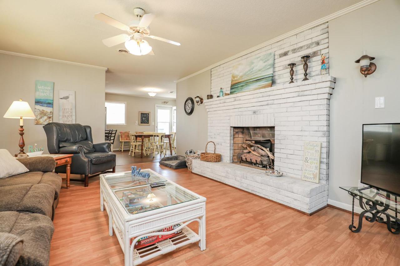Spacious Home With Waterfront View-Welcome Pets Sneads Ferry Luaran gambar