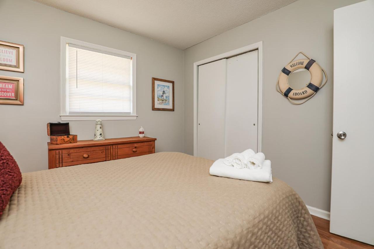 Spacious Home With Waterfront View-Welcome Pets Sneads Ferry Luaran gambar