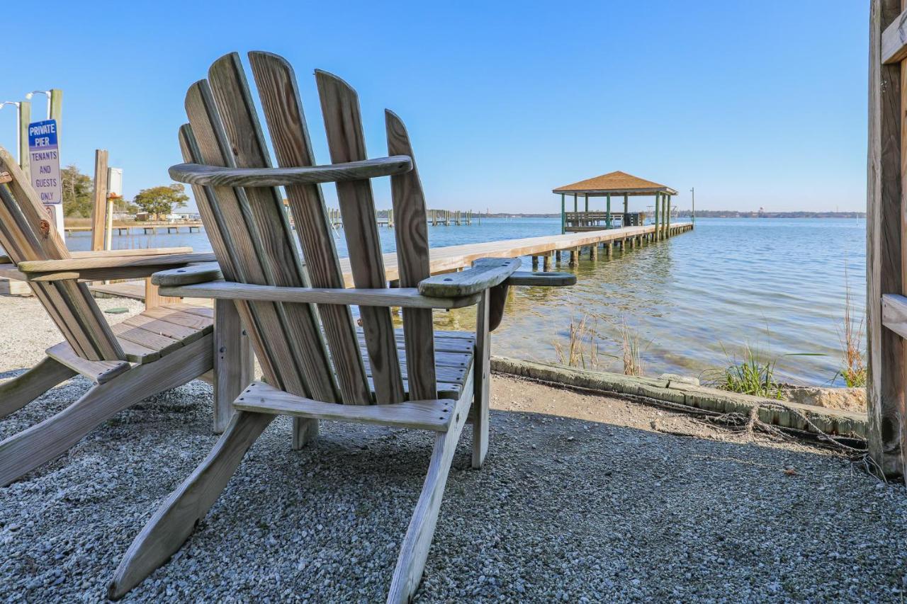 Spacious Home With Waterfront View-Welcome Pets Sneads Ferry Luaran gambar
