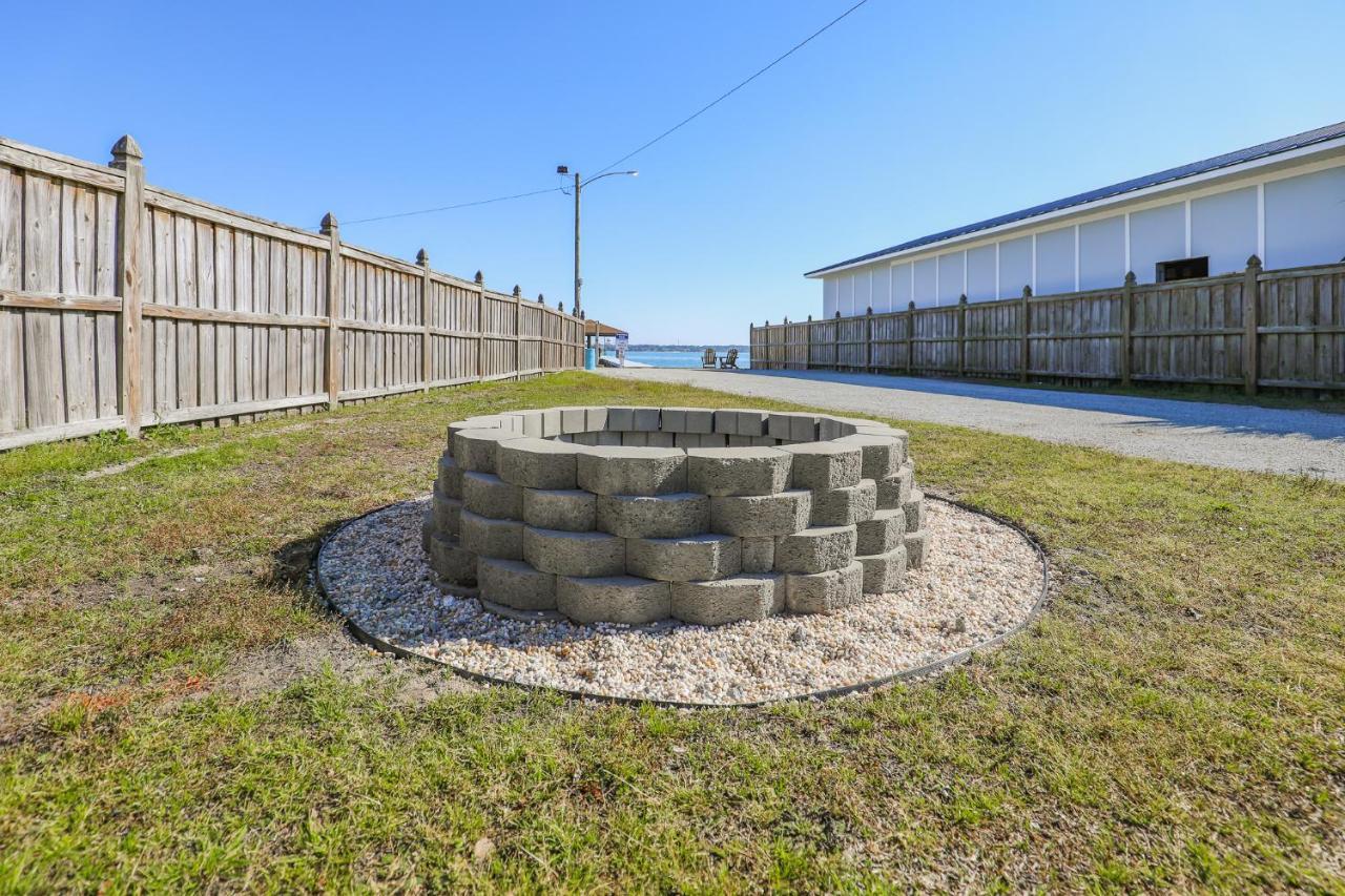 Spacious Home With Waterfront View-Welcome Pets Sneads Ferry Luaran gambar