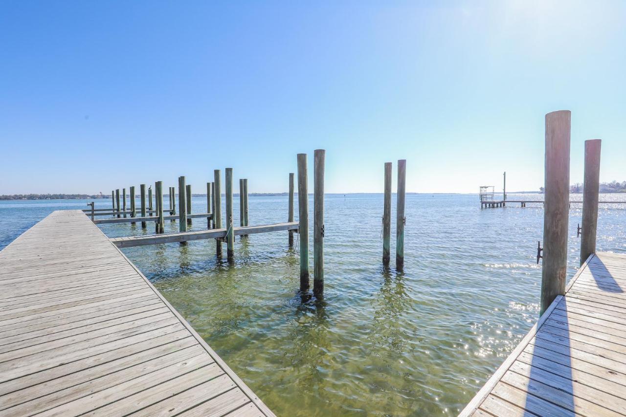 Spacious Home With Waterfront View-Welcome Pets Sneads Ferry Luaran gambar