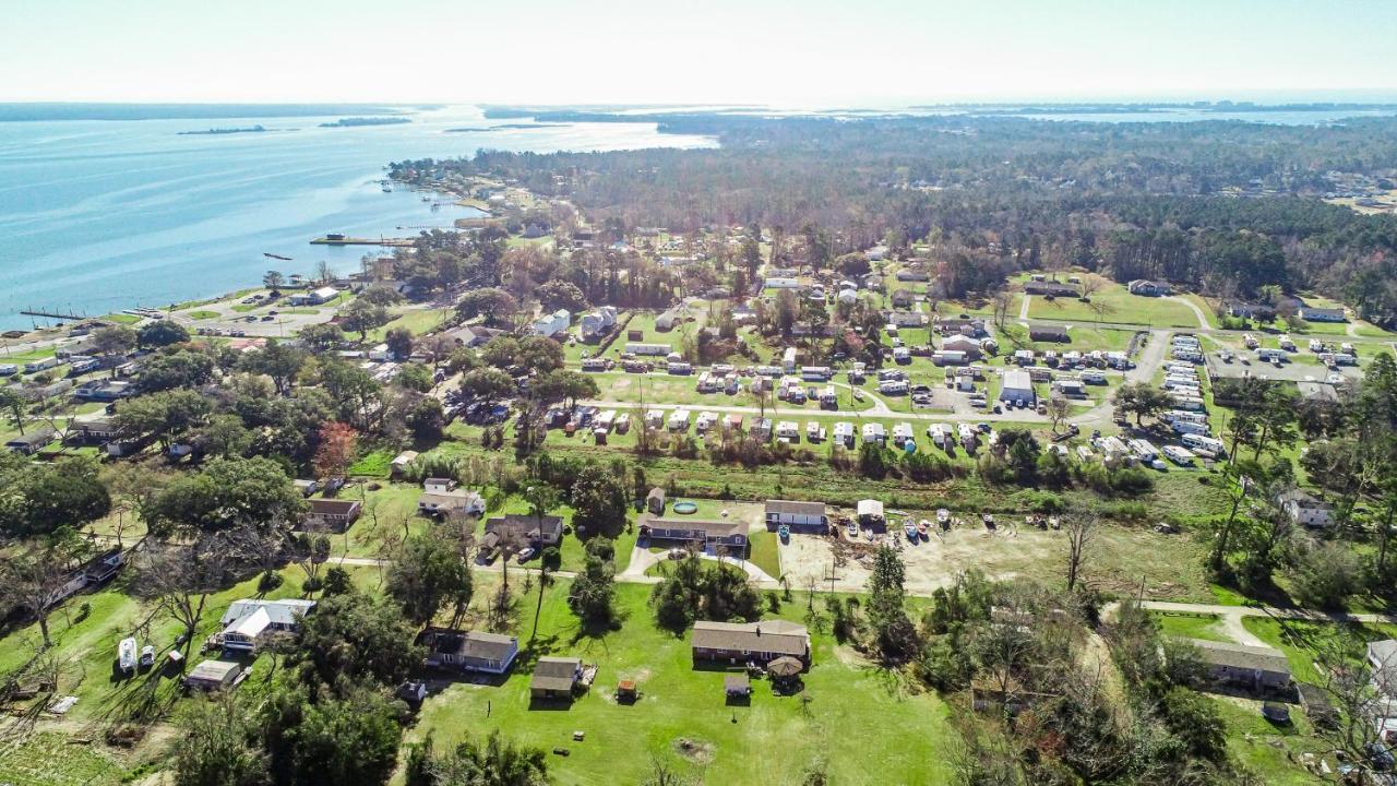Spacious Home With Waterfront View-Welcome Pets Sneads Ferry Luaran gambar