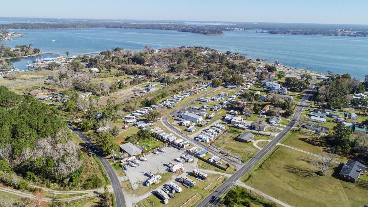 Spacious Home With Waterfront View-Welcome Pets Sneads Ferry Luaran gambar